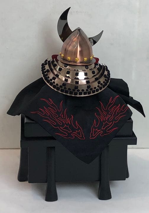 雄山作　10号　銅仕立南蛮兜 屏風　台　弓太刀付き