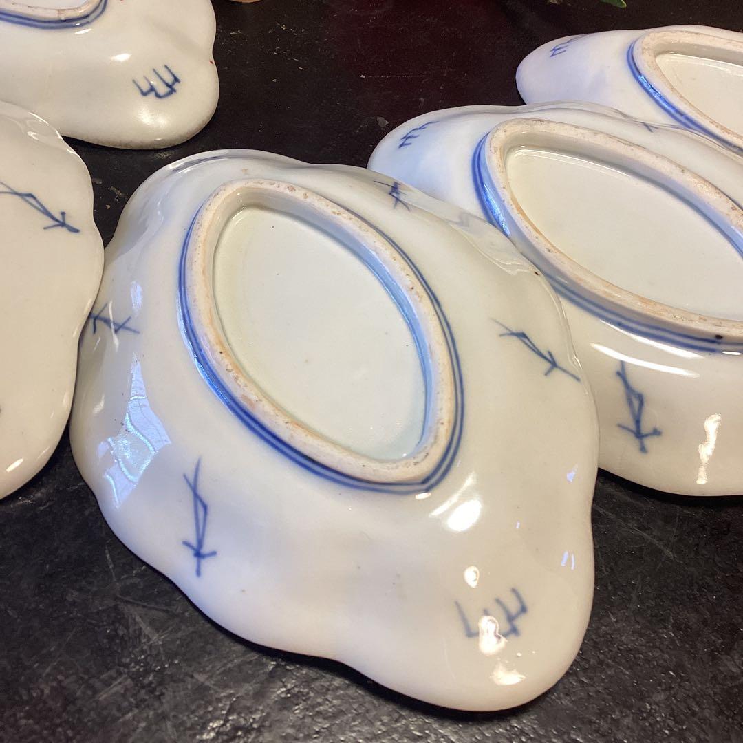 A921 古伊万里　金襴手　人物宝尽紋様　丸紋に唐草　菱形輪花皿　1枚