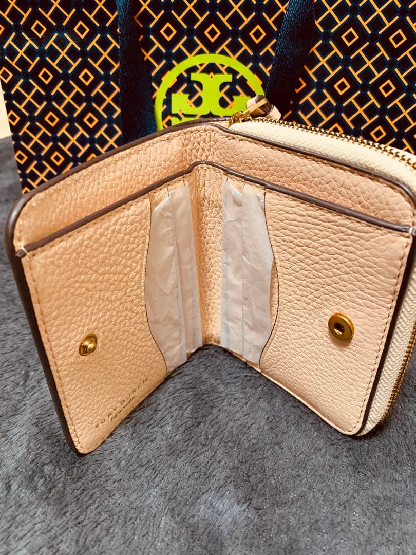TORY BURCH トリーバーチ　折り財布　コンパクト 本革　新品未使用