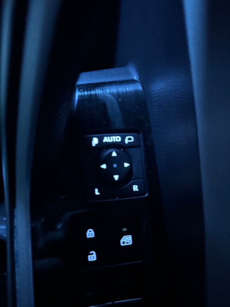 トヨタ純正 イルミ付き　パワーウインドスイッチ　ミラースイッチ　RAV4 ヤリス