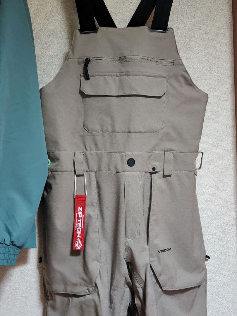 VOLCOM　ウェア、ビブパンツ、グローブ　Mサイズ