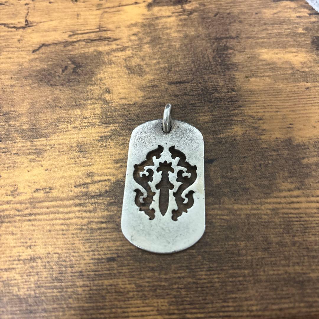 年末年始特売セール！クロムハーツ　ラージドッグタグ　ヴァインダガー