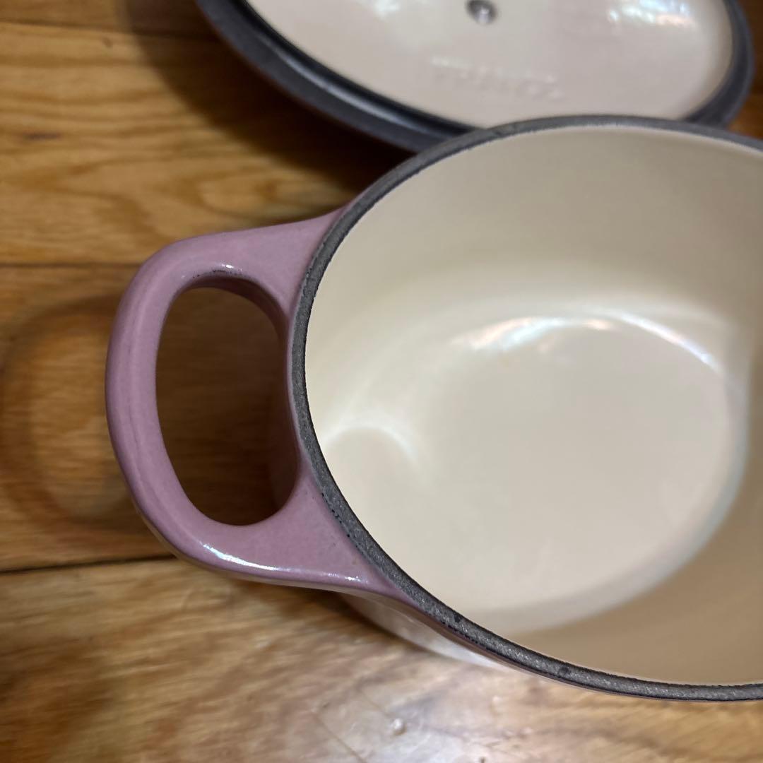 ルクルーゼ　オーバル鍋　モーヴピンク　17cm &アカシアリーフウッドボード
