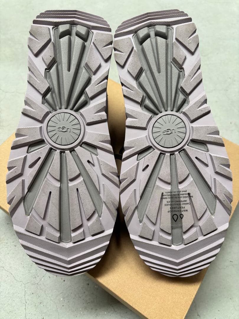 UGG ピンクグレー スニーカー