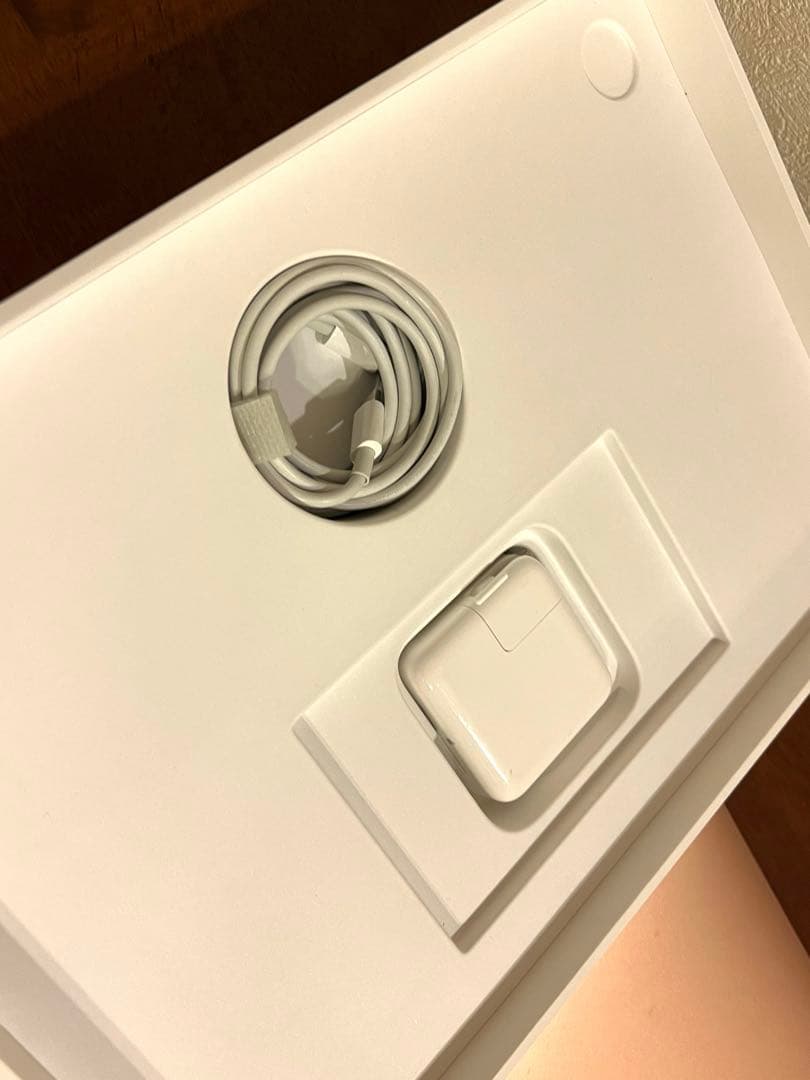 【詳細追加しました】MacBook Air MVFM2J/A パソコンバック付