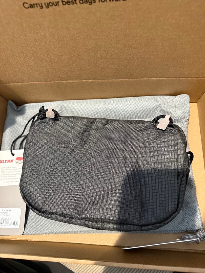 バッグ Able Carry Core Sling Mini Ultra Black