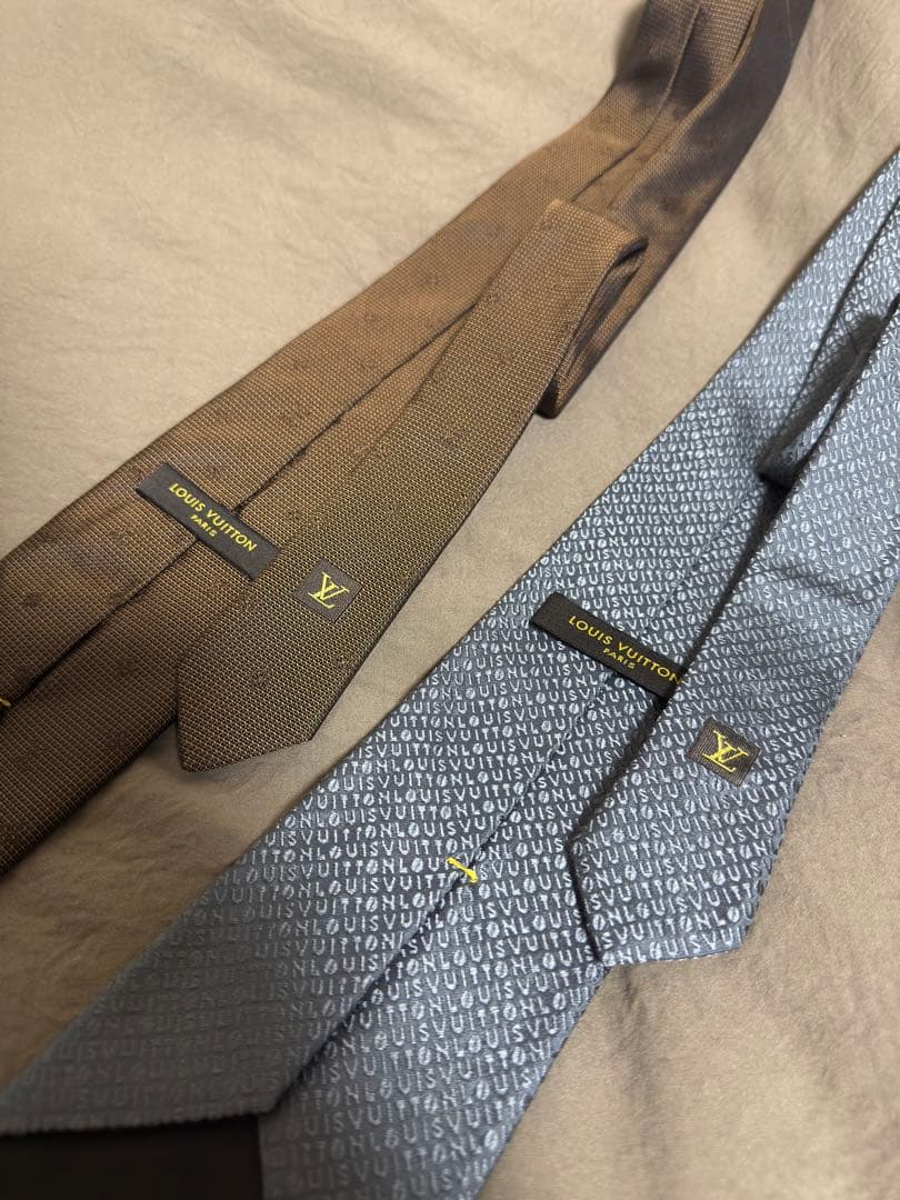 【極美品】ルイヴィトンネクタイ2本セット