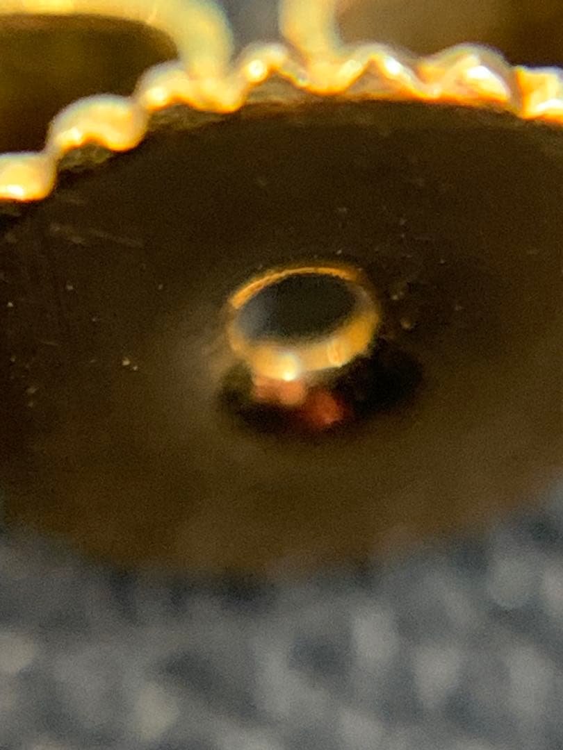 Tiffany & Co. ゴールドリボン型ピアス