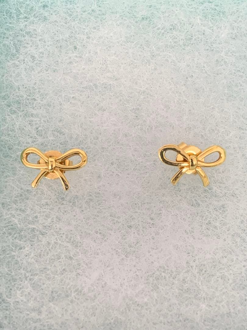 Tiffany & Co. ゴールドリボン型ピアス