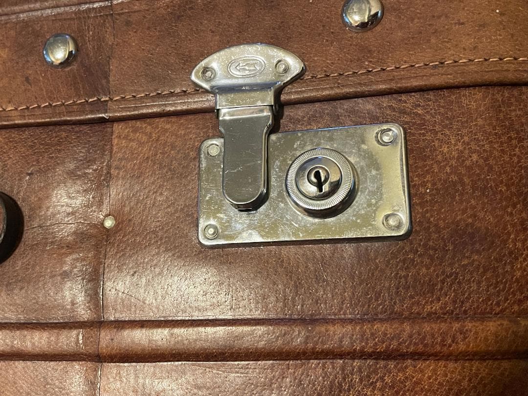 クラシックブラウンレザー風？旅行かばん