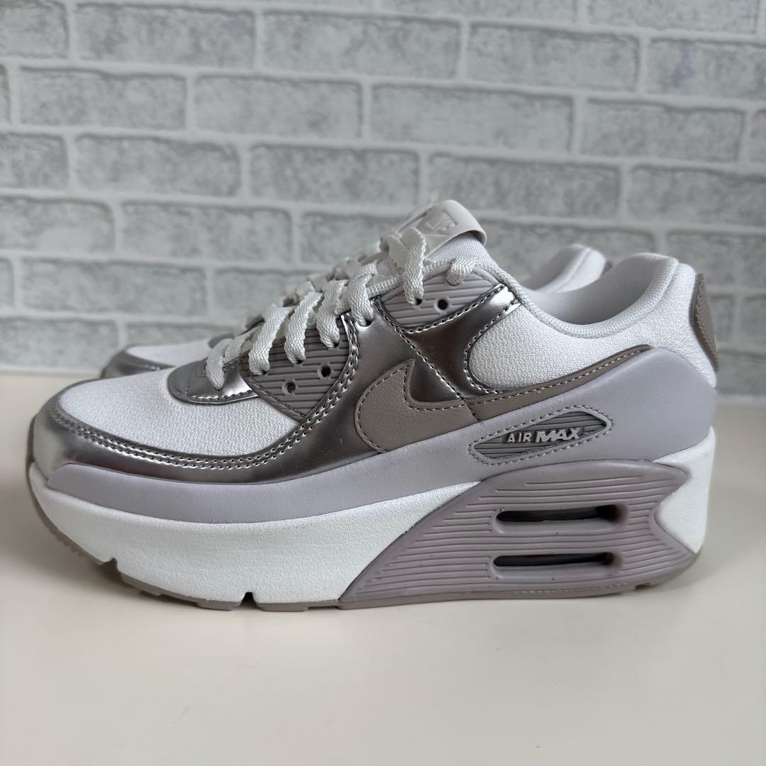 ✨新品✨ナイキ エア マックス 90 LV8 メタリックプラチナム23cm