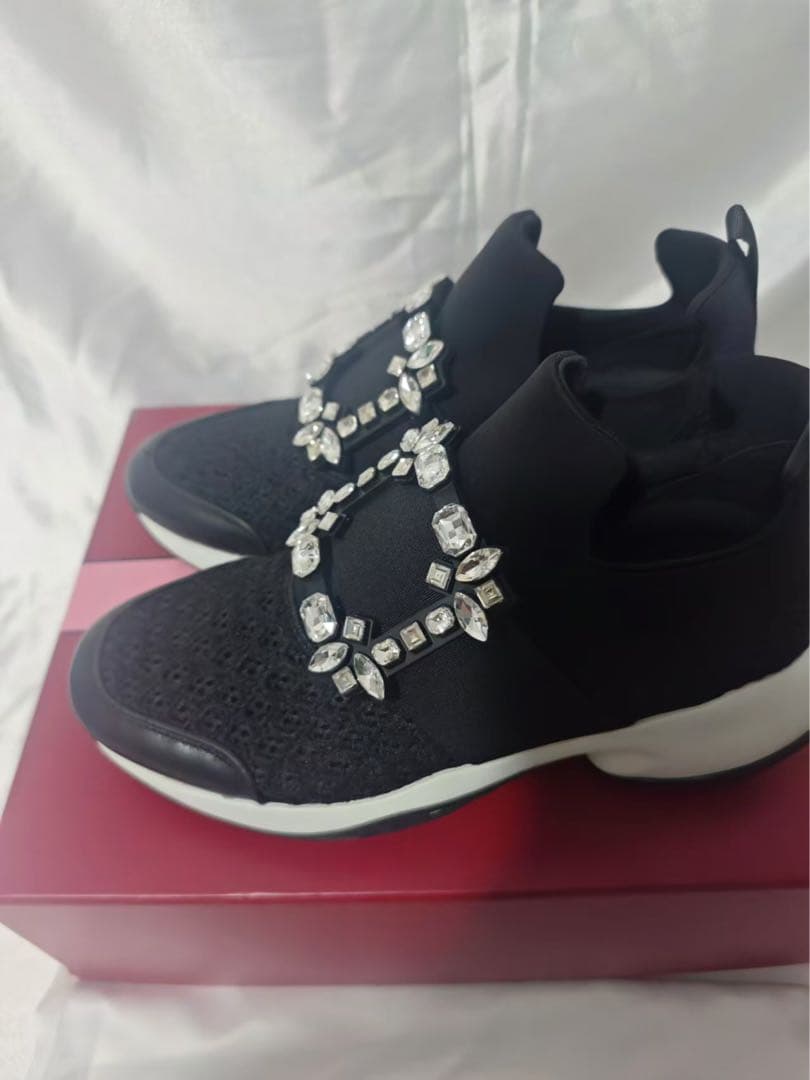 美品ロジェヴィヴィエ　ヴィヴ ラン　ストラスバックル 39