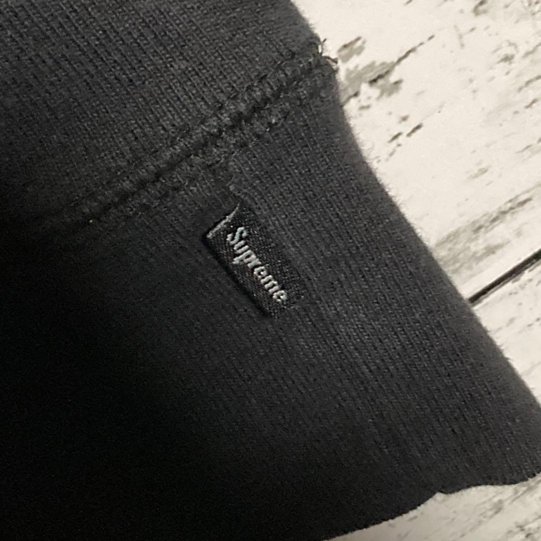 【オーバーサイズ】シュプリーム☆センターマイクロ刺繍ロゴ　パーカー　正規品鑑定済