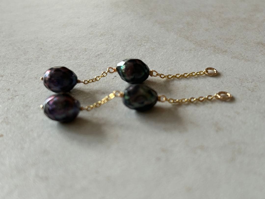 14KGF 淡水パール（ネイビー）の2連チャーム