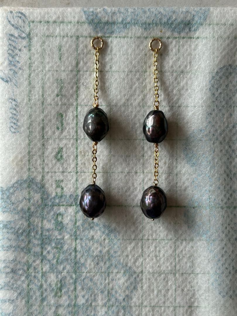 14KGF 淡水パール（ネイビー）の2連チャーム