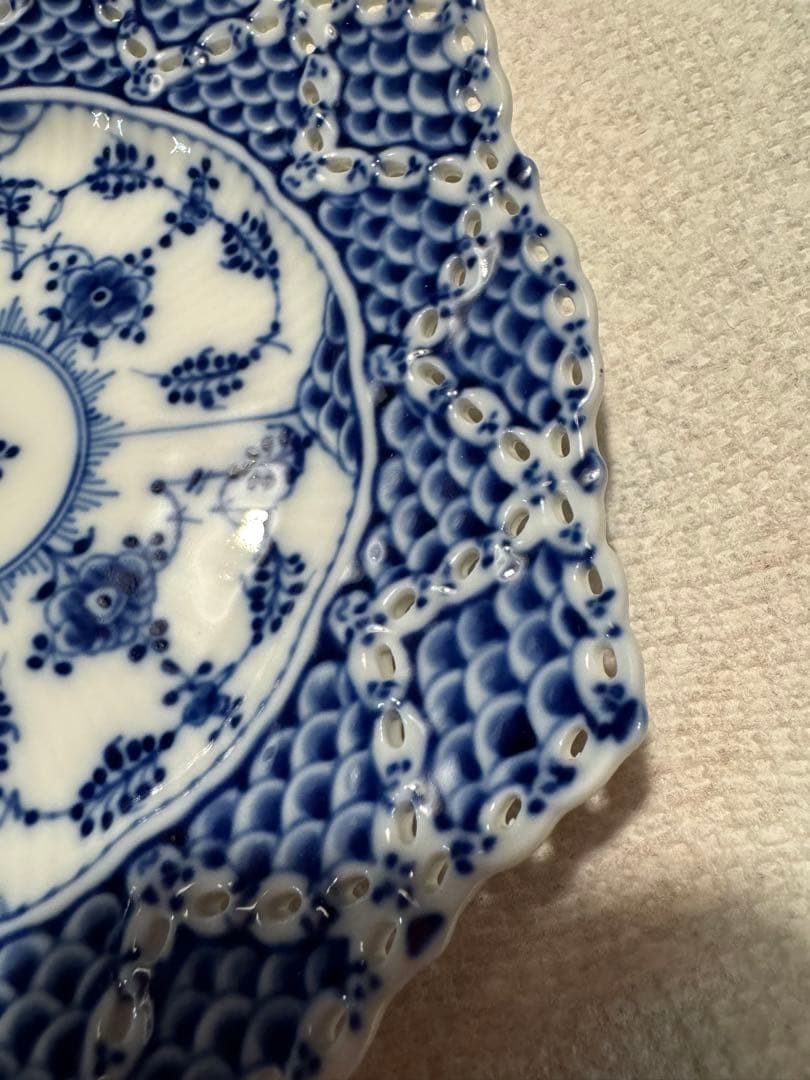 ロイヤルコペンハーゲンフルレースプレート