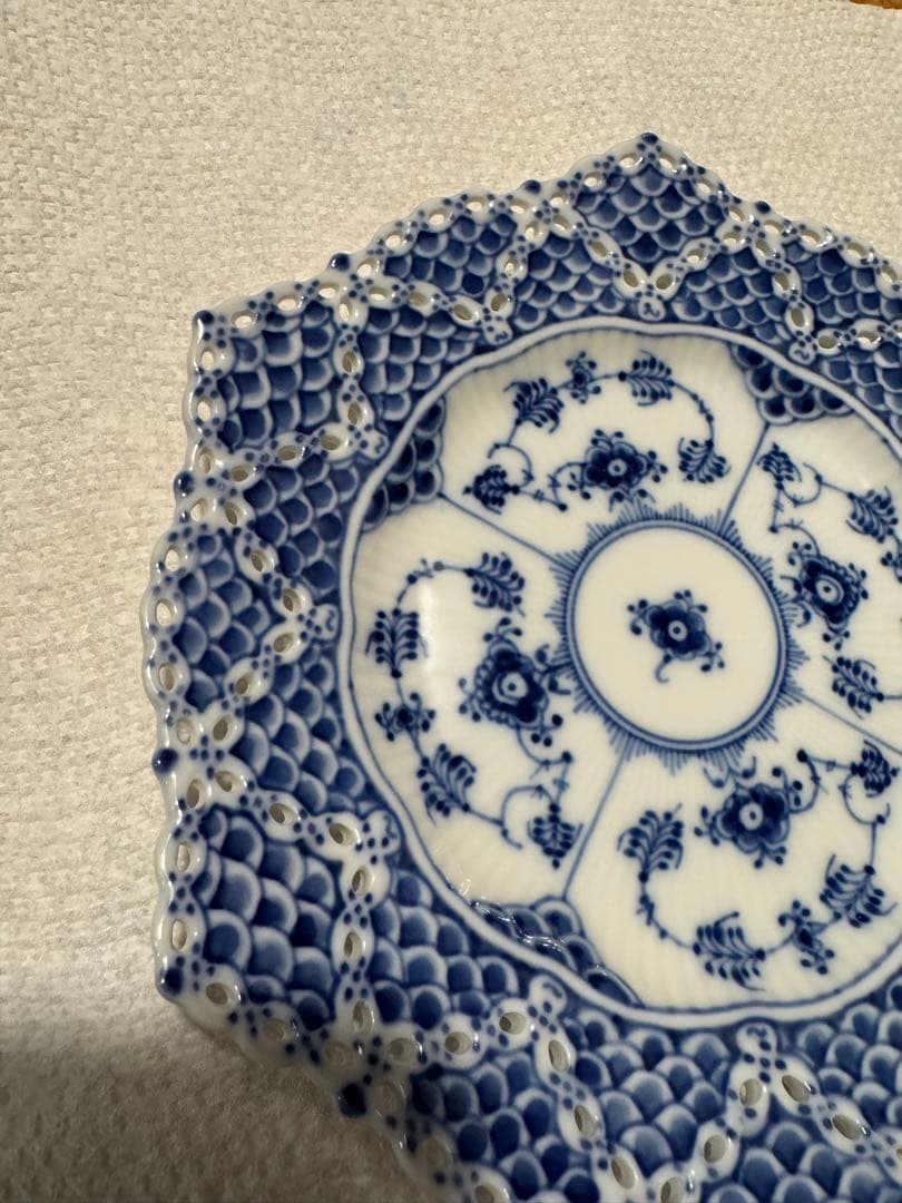 ロイヤルコペンハーゲンフルレースプレート