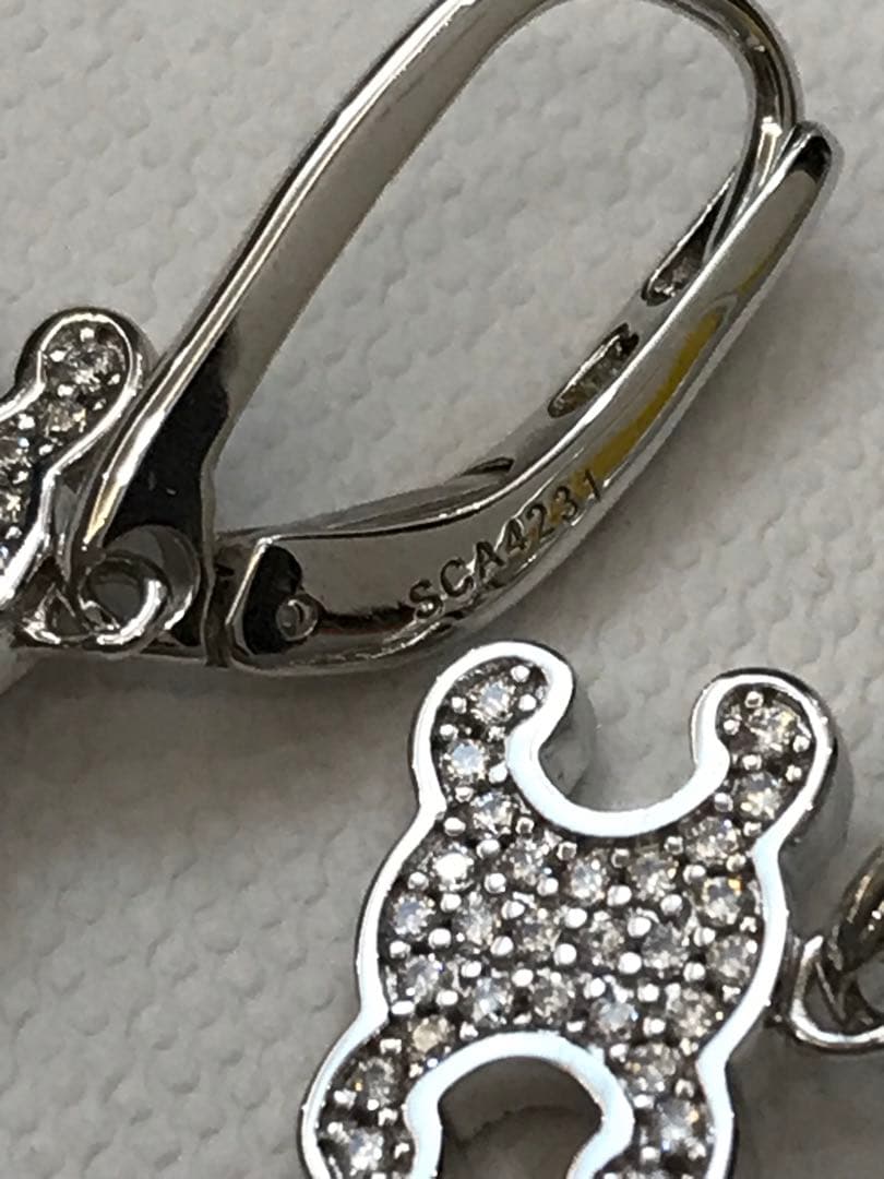 セリーヌ　ピアス　シルバー