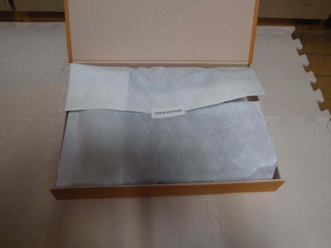 LOUIS VUITTON ブラウン マフラー