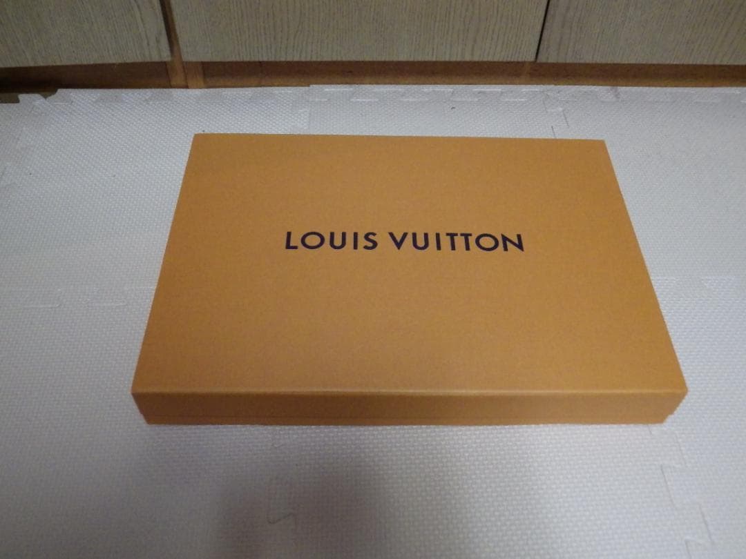 LOUIS VUITTON ブラウン マフラー