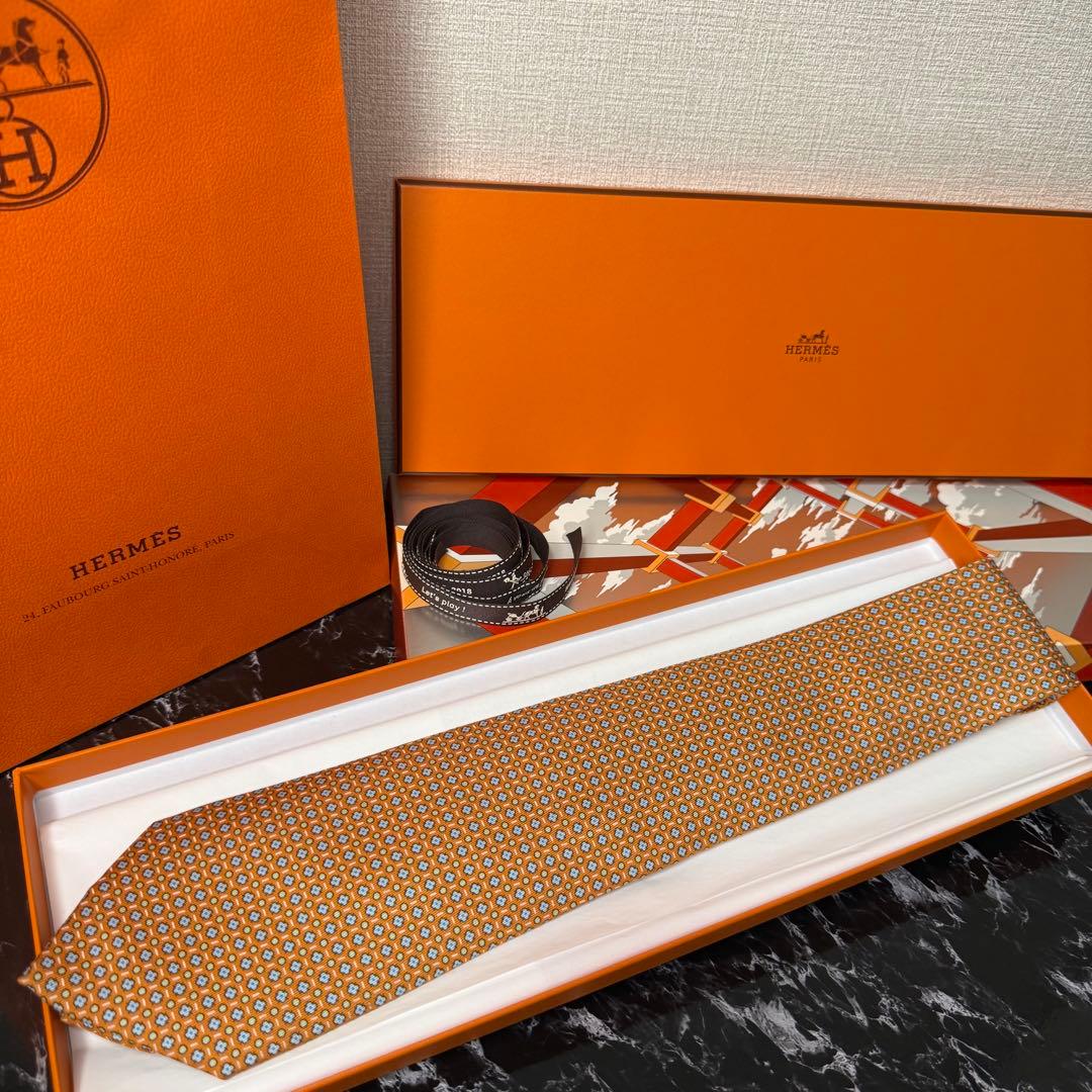 HERMES エルメス 花柄 オレンジ ネクタイ 外箱 ショッパー リボン付き