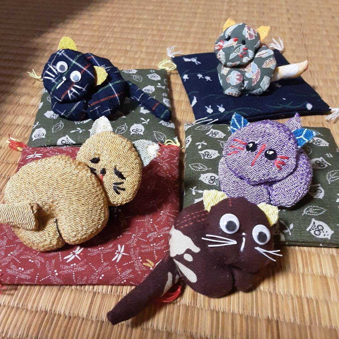 ちりめん飾り 13匹の猫ちゃんとうさぎちゃん ミニ座布団10枚 セット