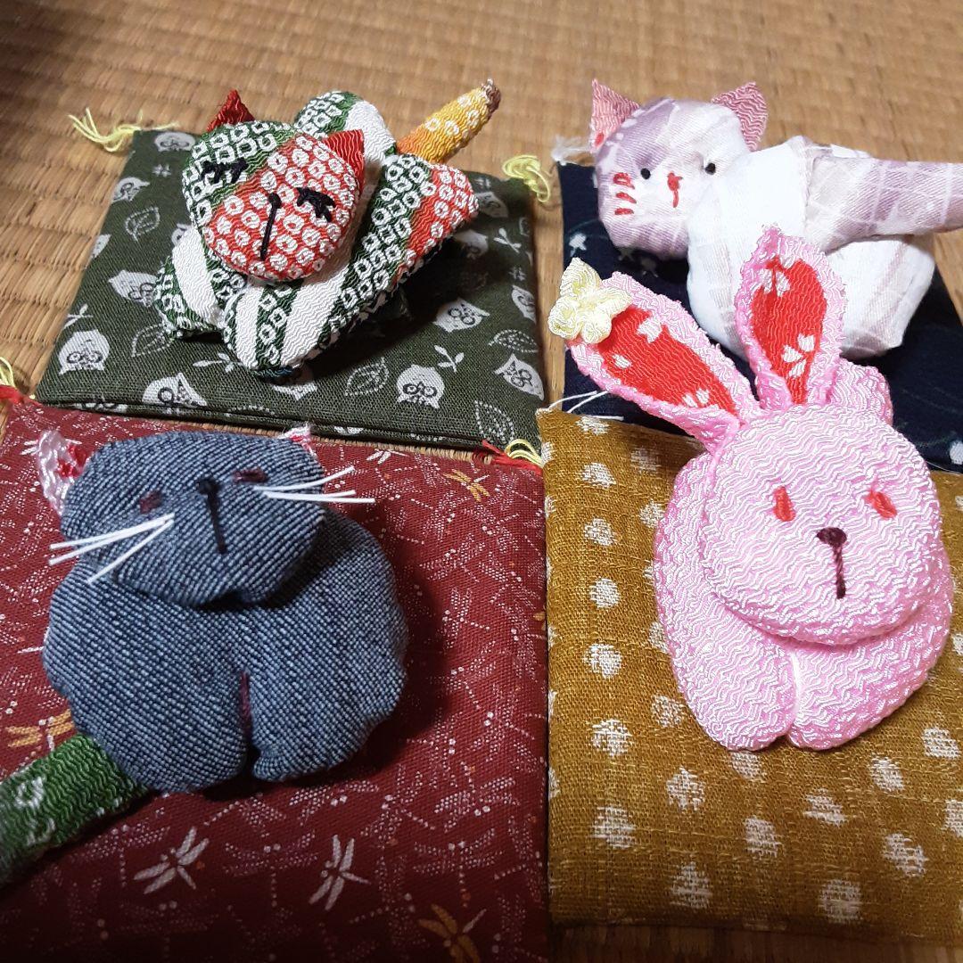 ちりめん飾り 13匹の猫ちゃんとうさぎちゃん ミニ座布団10枚 セット