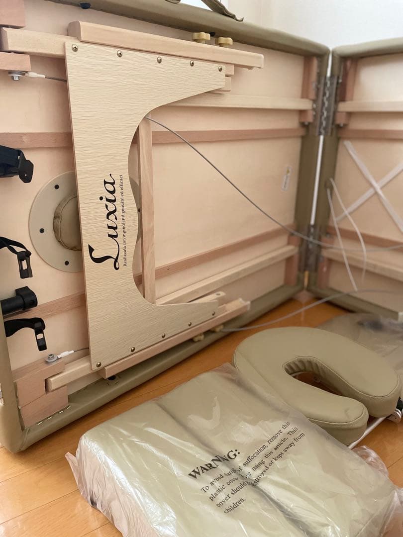 美品　高級木製ポータブルベッド マッサージベッド エステベッド 折りたたみ