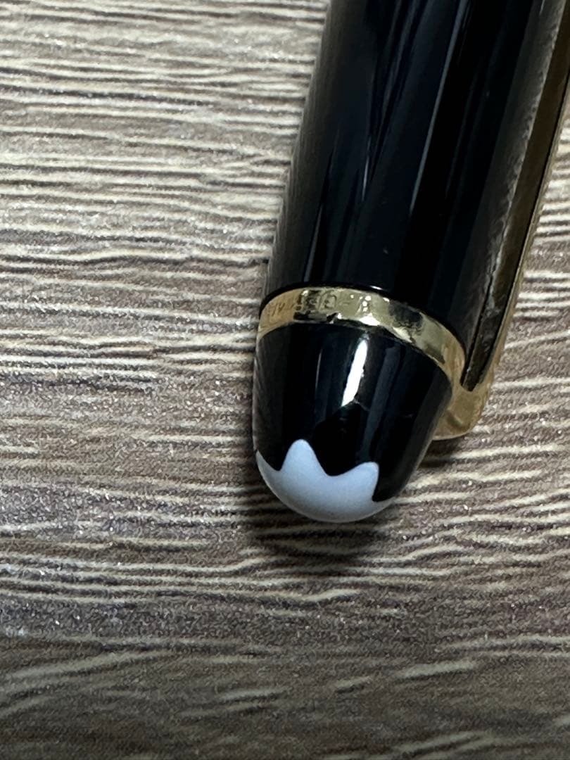 モンブランMont Blanc シャープペンシル　ブラック&ゴールド　0.5ミリ