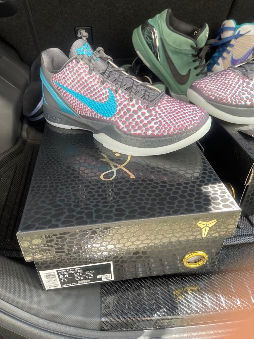 KOBE 6 PROTRO “3D HOLLYWOOD” 27.5