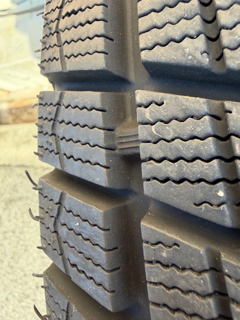 225/65R17 ネクセン　ウィンガードアイスsuv 2023年