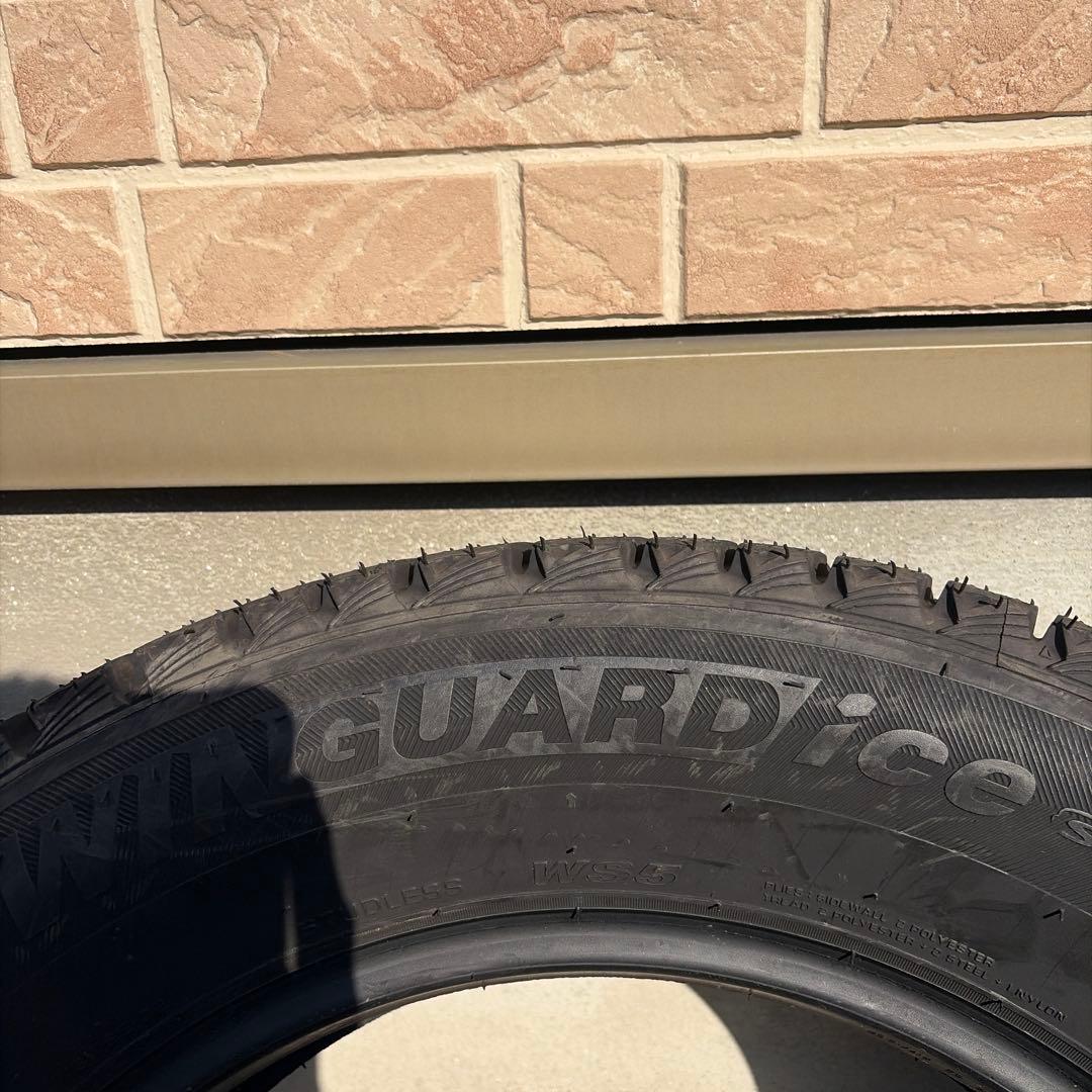 225/65R17 ネクセン　ウィンガードアイスsuv 2023年