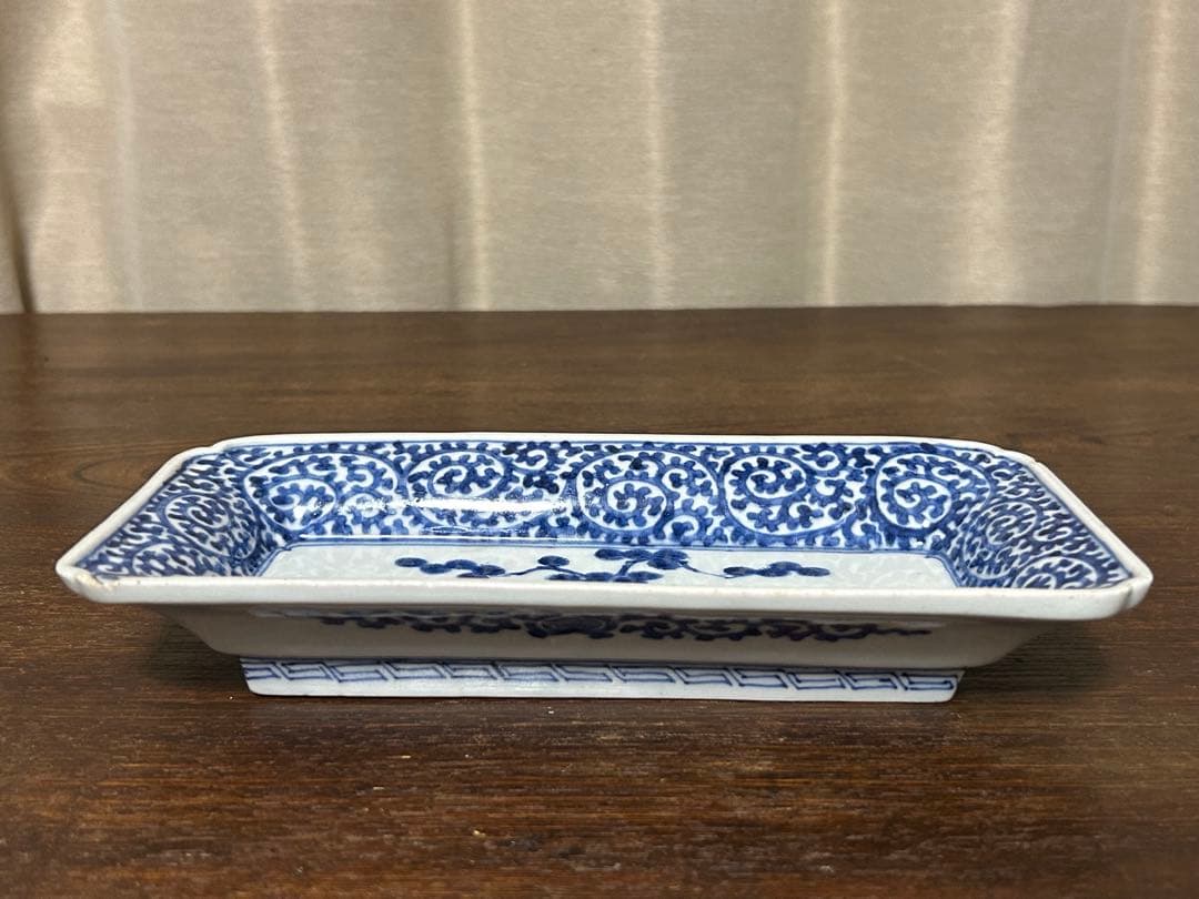 古伊万里　染付　蛸唐草松梅文長皿　江戸中期　❹ (キズ、スレ有)