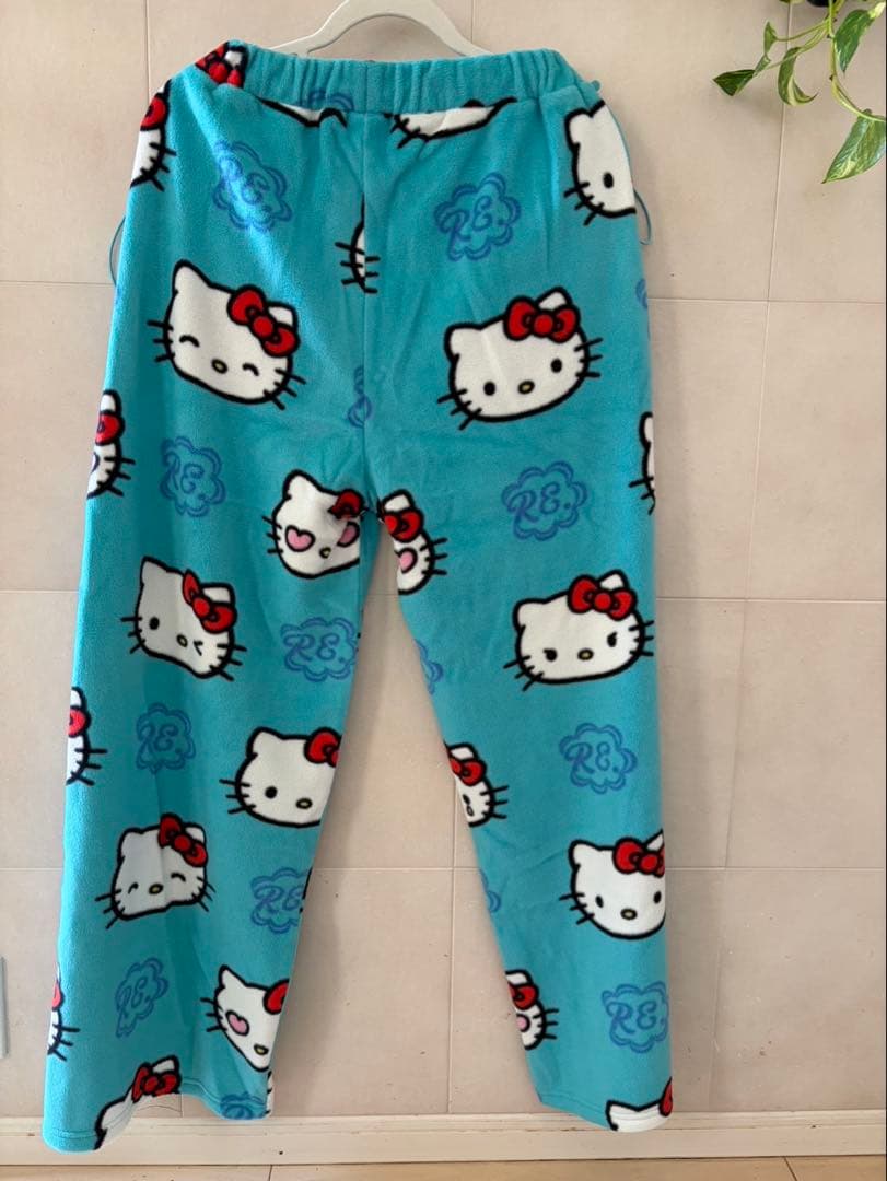 RE.× HELLO KITTY 総柄パンツ 仲里依紗