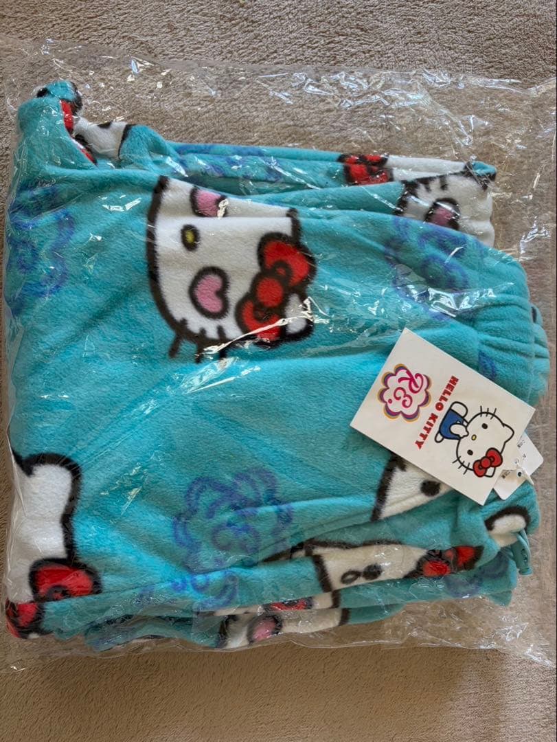 RE.× HELLO KITTY 総柄パンツ 仲里依紗