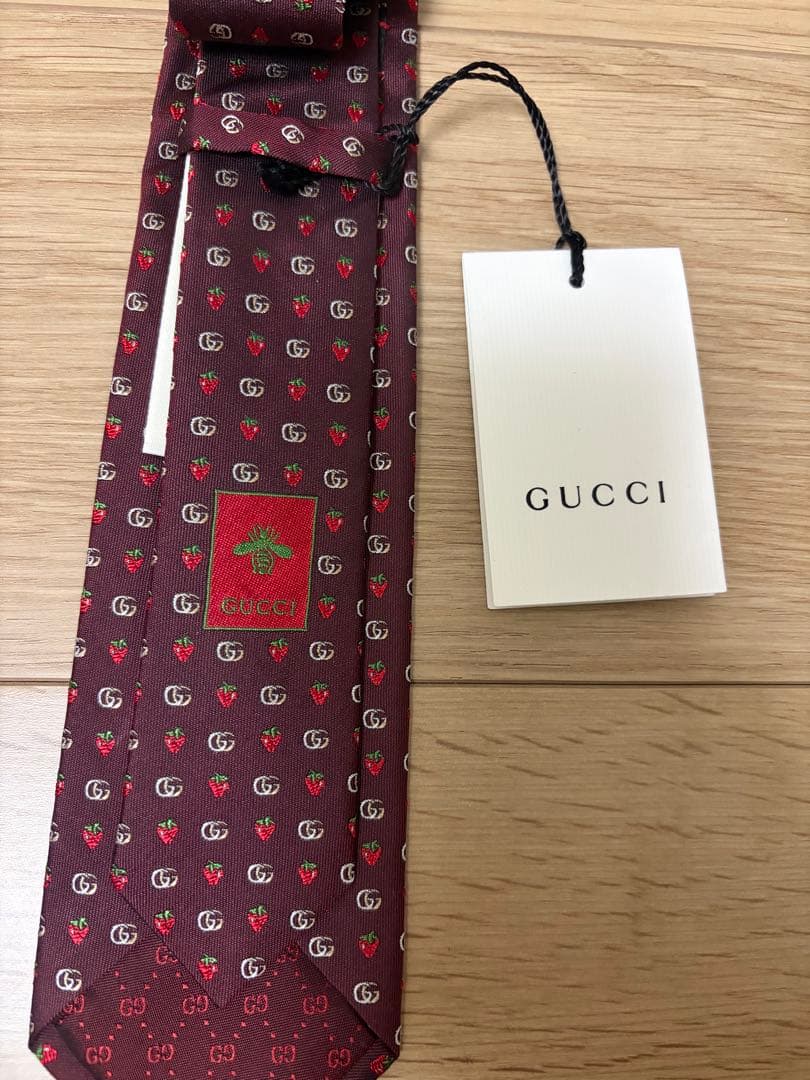 GUCCI グッチ ネクタイ シルク ストロベリー いちご レッド ボルドー