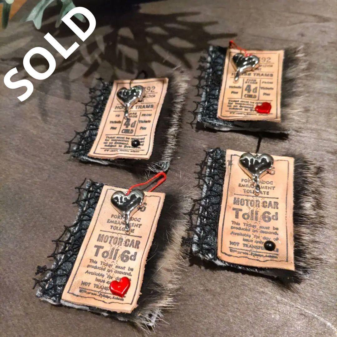 デニムリメイク☆今⁉️ハロウィンみたいなタグ✨汚し革タグ