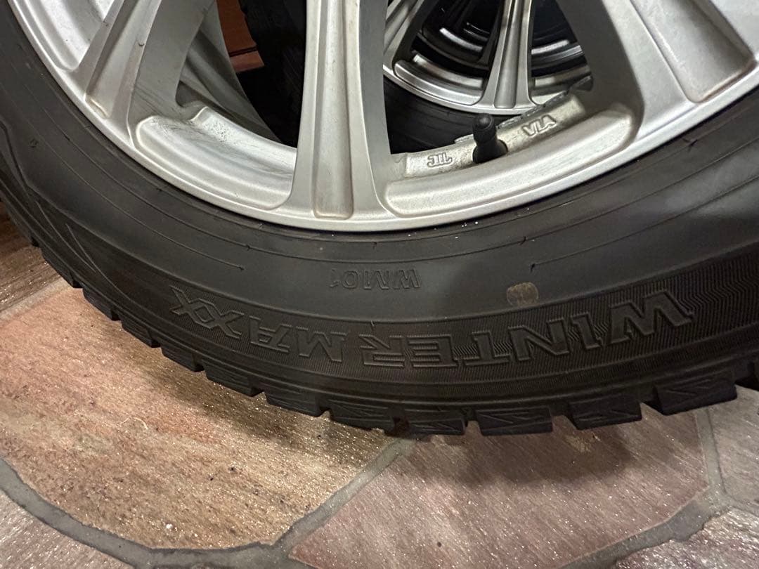 きゃな　DUNLOP スタッドレスタイヤ　４-４