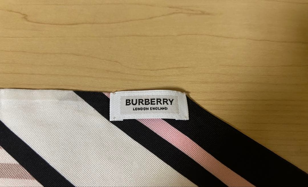 Burberry スキニースカーフ シルク