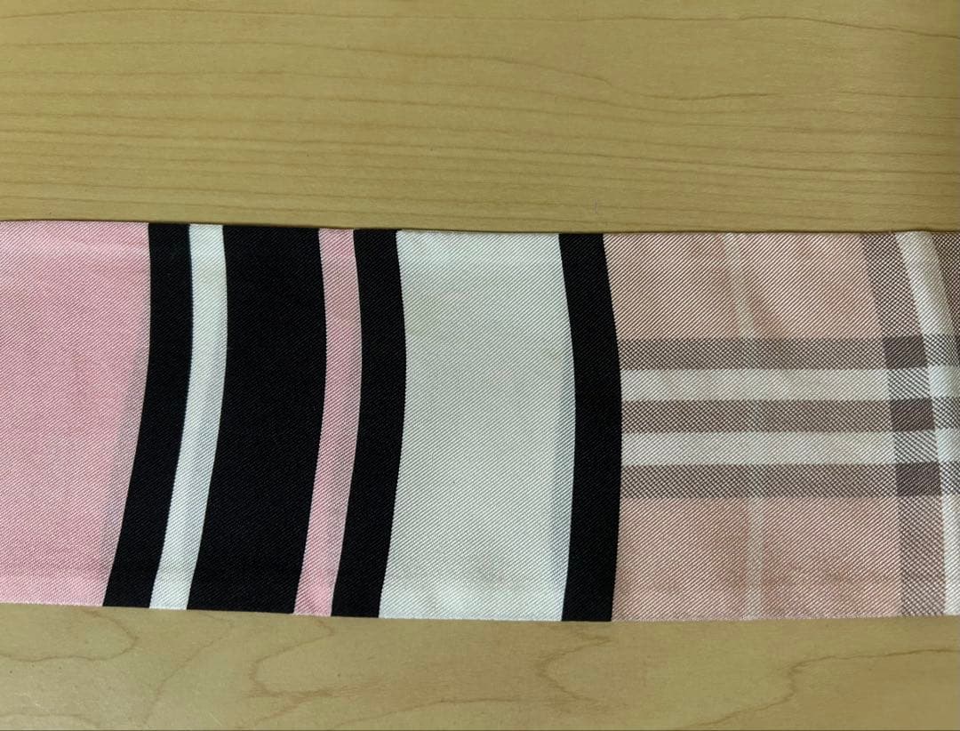 Burberry スキニースカーフ シルク
