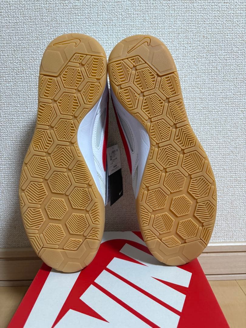 【新品】【28センチ】Nike フットサルシューズ GATO