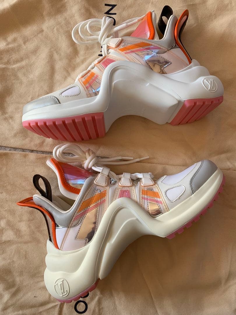 極美品　新品　LV ルイ・ヴィトンスニーカー⚫︎アークライト⚫︎レディーススニーカー