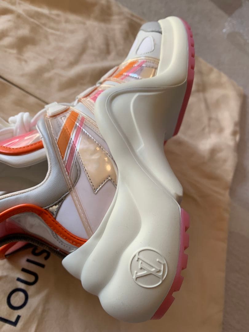 極美品　新品　LV ルイ・ヴィトンスニーカー⚫︎アークライト⚫︎レディーススニーカー