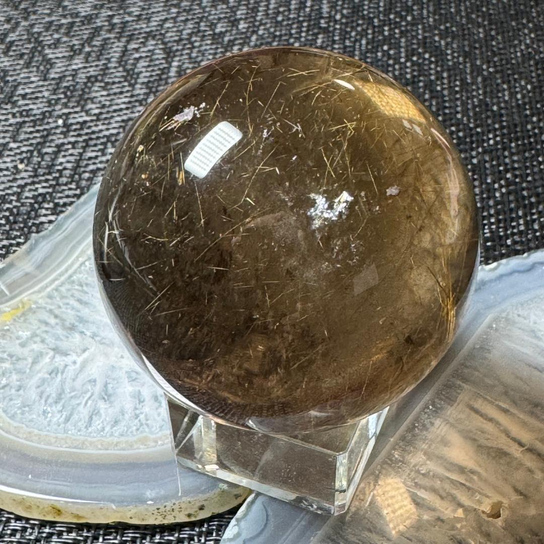 金運アップ◇ゴールドルチルクォーツ（虹入り）◇丸玉　約52.2㎜