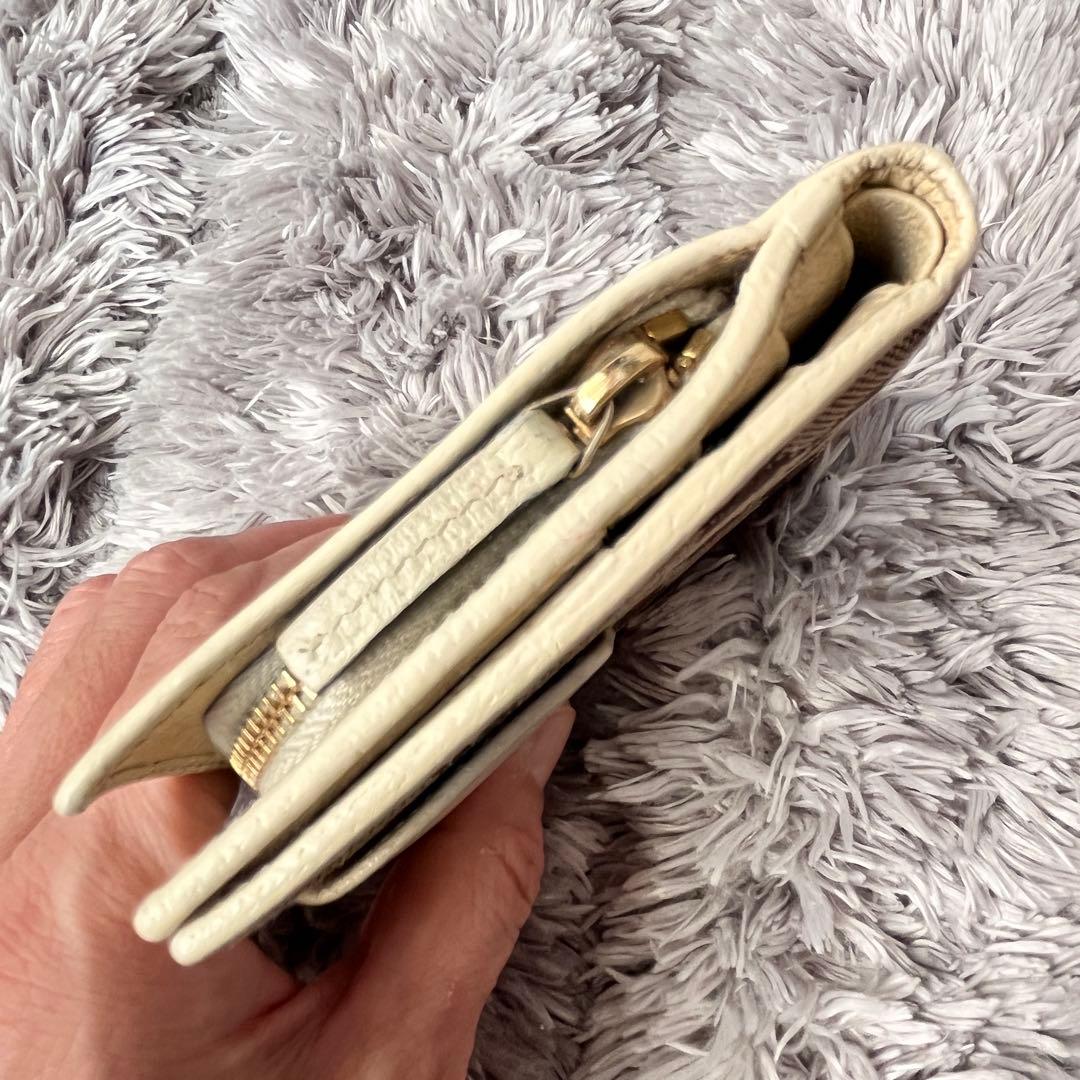 GUCCI 折り財布　GGキャンバス ホワイト　ロゴプレート　メンズ　レディース