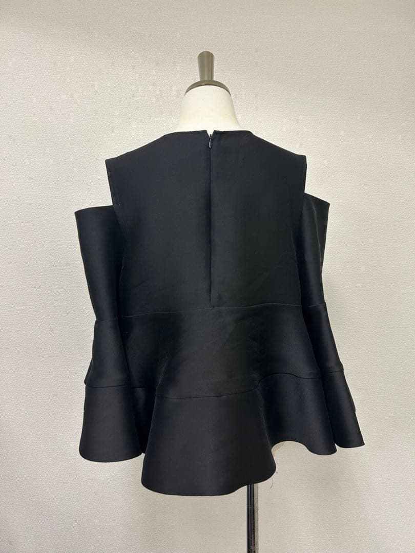 【美品】 Heve カットオフショルダーブラック