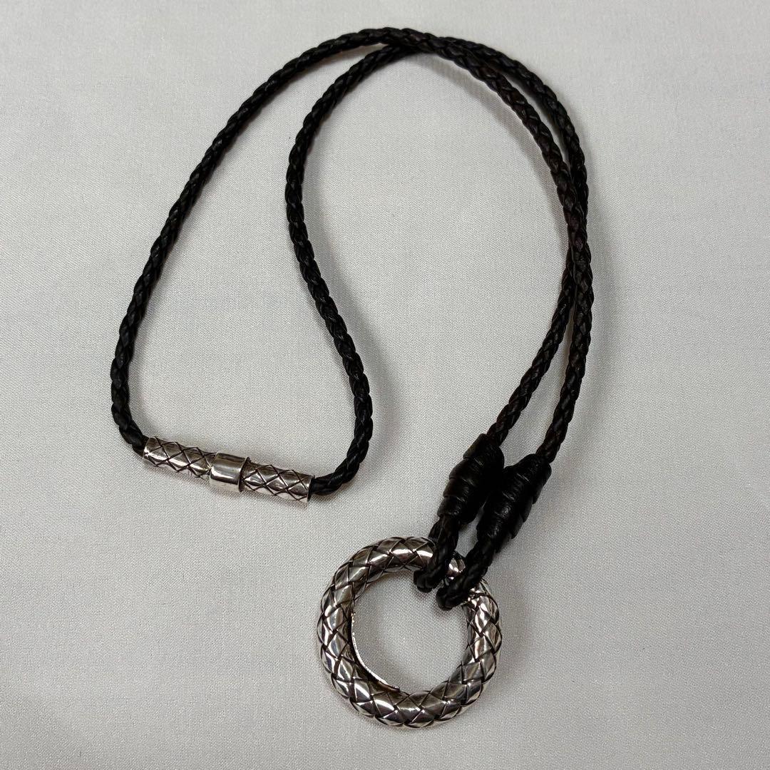 Bottega Venetaレザーリングネックレス