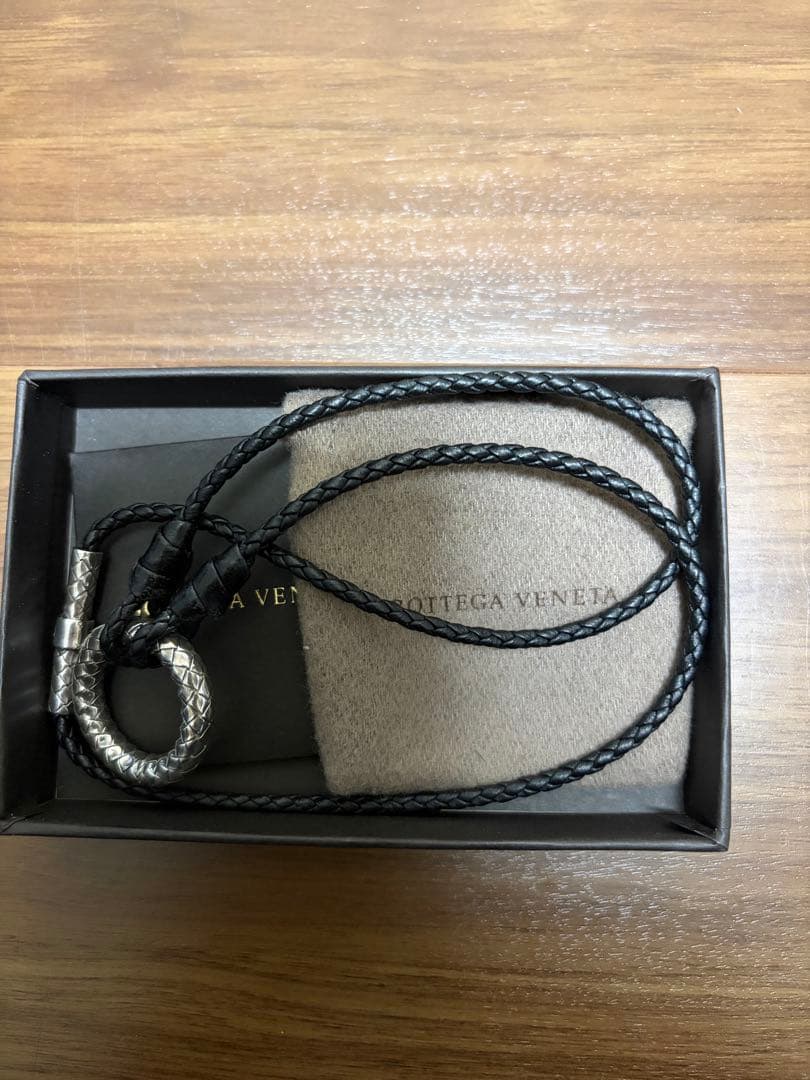 Bottega Venetaレザーリングネックレス