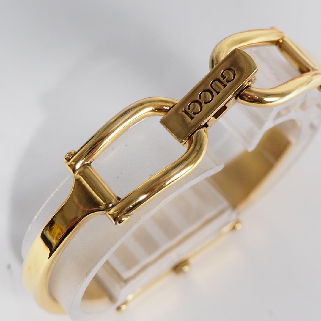 美品 グッチ GUCCI 1500 バングルウォッチ シェル 腕時計 箱 592