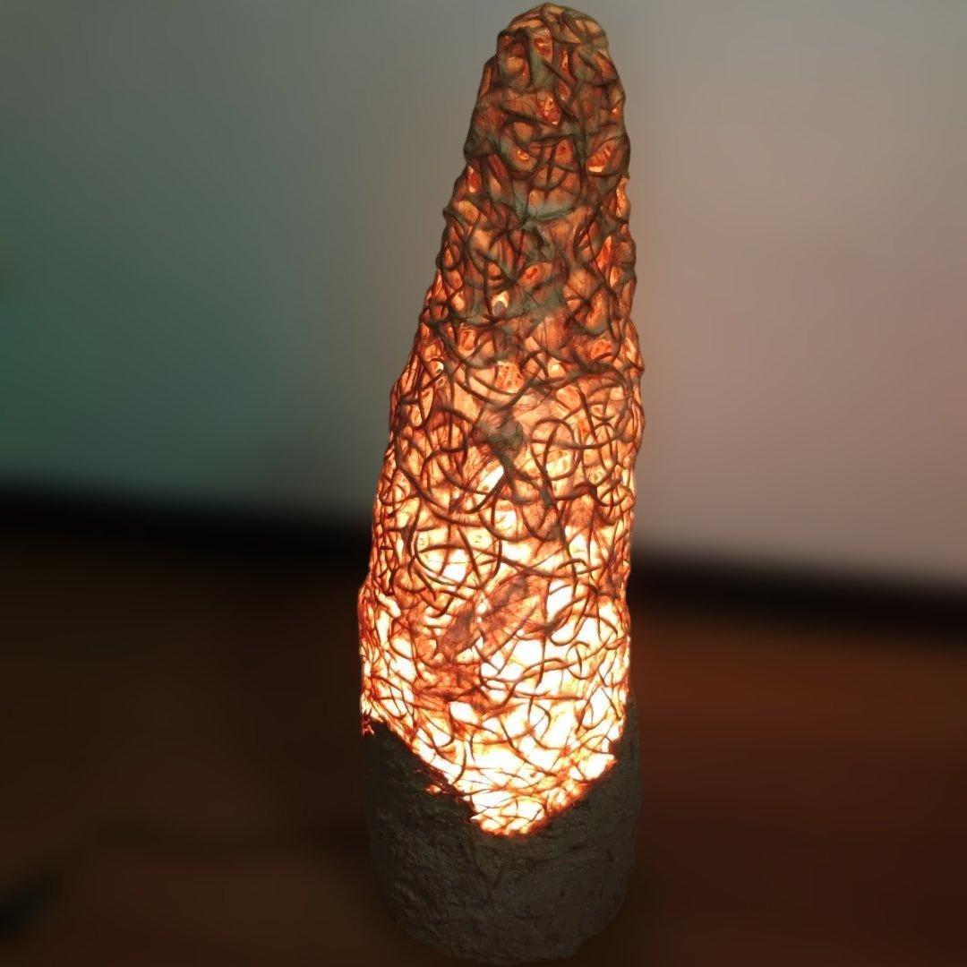 自然素材のコーン型 ライトオブジェ 【作家作品：一点物】